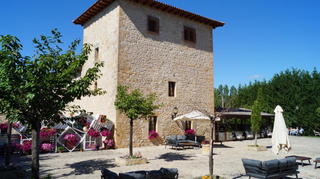 Posada Torre Palacio La Taxuela Villanueva la Lastra Bagian luar foto