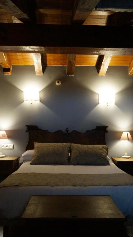 Posada Torre Palacio La Taxuela Villanueva la Lastra Bagian luar foto