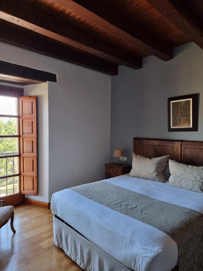 Posada Torre Palacio La Taxuela Villanueva la Lastra Bagian luar foto