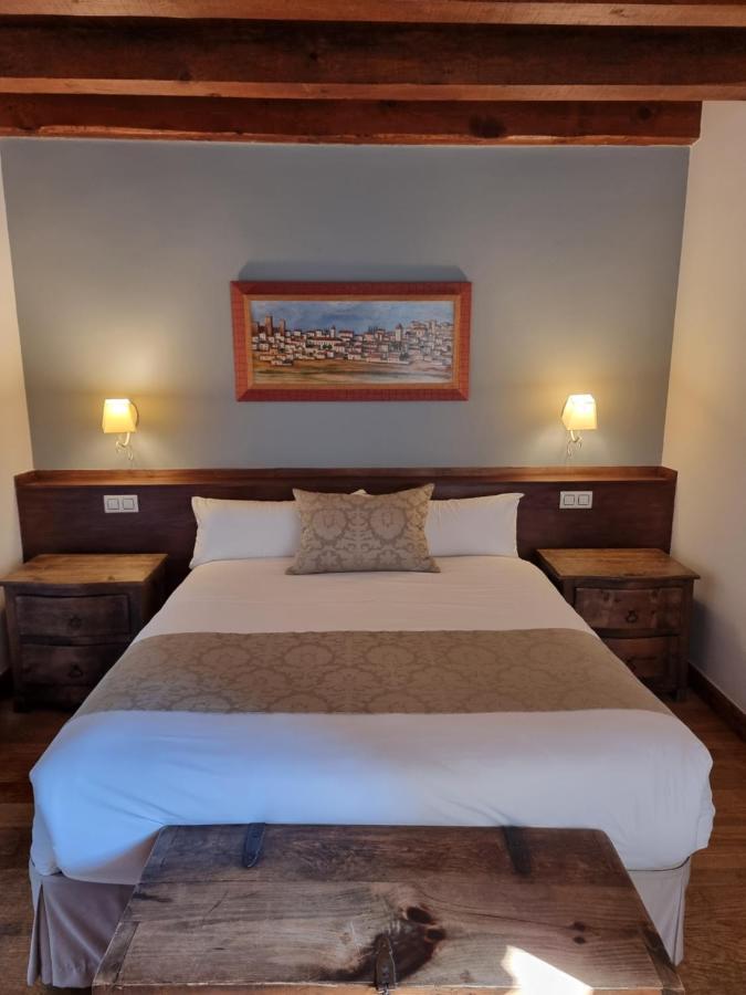 Posada Torre Palacio La Taxuela Villanueva la Lastra Bagian luar foto