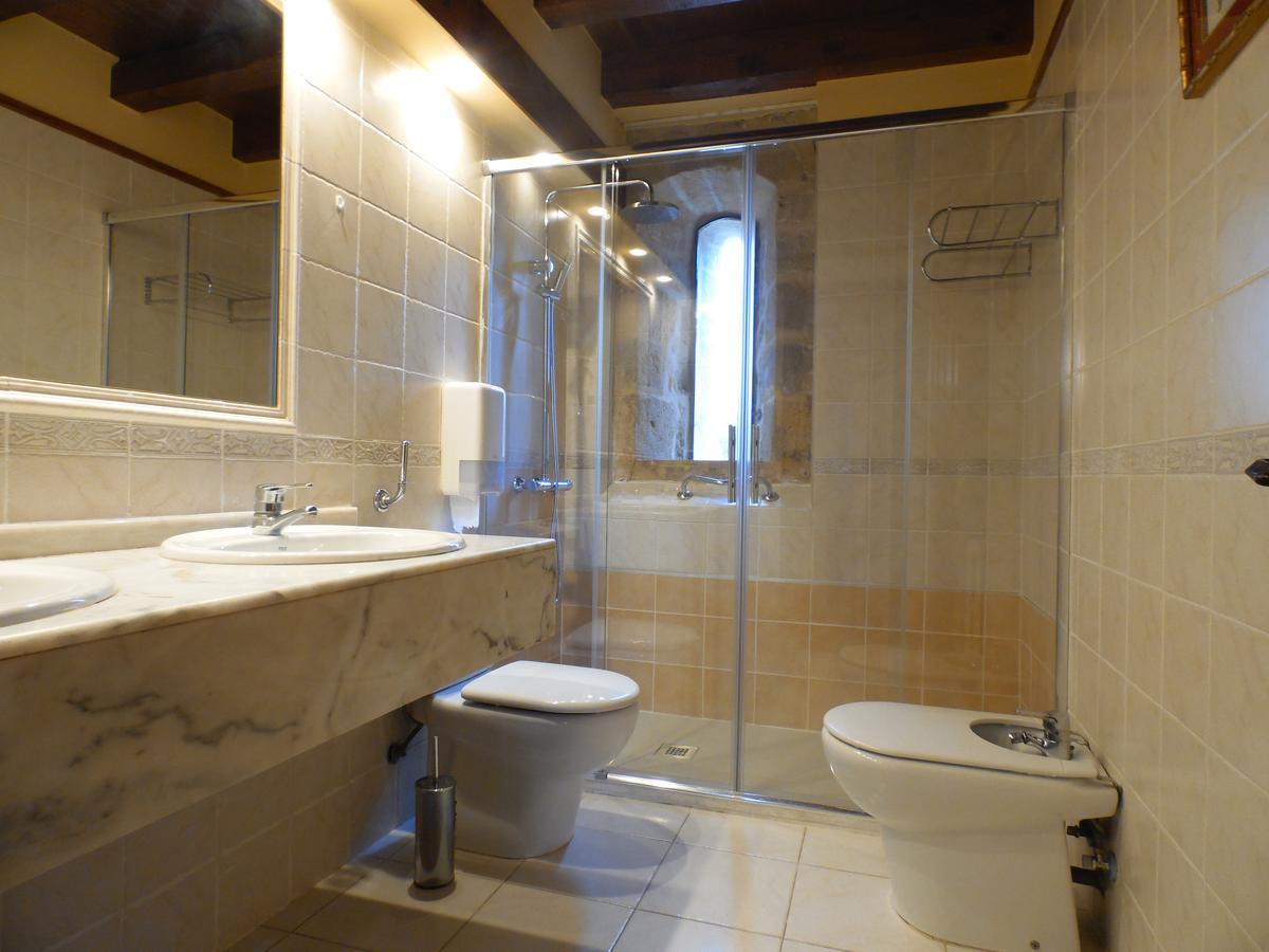 Posada Torre Palacio La Taxuela Villanueva la Lastra Bagian luar foto